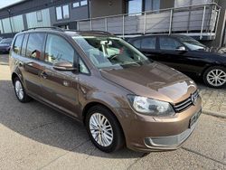 Braun Gebraucht 2012 VW Touran Trendline Van / Kleinbus | 6.850 € (Fairer Preis)