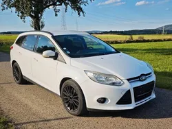 Weiß Gebraucht 2014 Ford Focus Trend Kombi | 4.879 € (Fairer Preis)