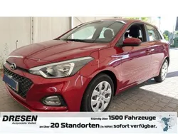 Rot Gebraucht 2020 Hyundai i20 Trend Limousine | 16.950 € (Fairer Preis)