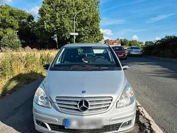 Grau Gebraucht 2005 Mercedes B170 Van / Kleinbus | 4.400 € (Fairer Preis)