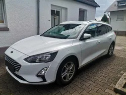 Weiß Gebraucht 2019 Ford Focus Limousine | 8.990 € (Guter Preis)