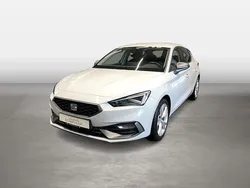 Glacial weiss Gebraucht 2024 Seat Leon FR-Line Limousine | 28.899 € (Etwas zu teuer)