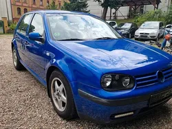 Blau Gebraucht 2002 VW Golf IV Kleinwagen | 1.500 € (Fairer Preis)