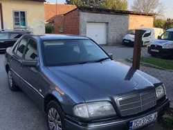 Grau Gebraucht 1996 Mercedes C220 Classic Limousine | 3.500 € (Teuer)