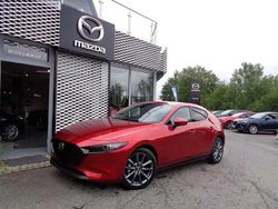 Magmarot Gebraucht 2021 Mazda 3 Selection Limousine | 20.790 € (Fairer Preis)