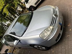 Silber Gebraucht 2006 VW Golf V Kleinwagen | 2.500 € (Fairer Preis)