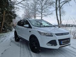 Weiß Gebraucht 2016 Ford Kuga SUV | 7.900 € (Fairer Preis)