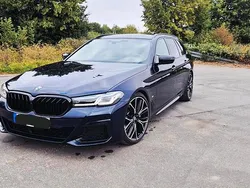 Blau Gebraucht 2021 BMW 530 M Sport Kombi | 41.999 € (Teuer)