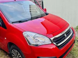Gebraucht 2016 Peugeot Partner Tepee Active Van / Kleinbus | 8.900 € (Fairer Preis)