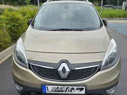 Beige Gebraucht 2013 Renault Scénic III Bose Edition Van / Kleinbus | 4.200 € (Superpreis)