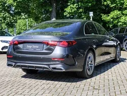 Grau Gebraucht 2023 Mercedes E450 Limousine | 96.329 €