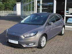 Brisbane braun (met.) Gebraucht 2015 Ford Focus Titanium Limousine | 9.900 € (Fairer Preis)
