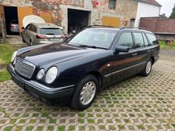 Schwarz Gebraucht 1999 Mercedes E240 Elegance Limousine | 5.999 € (Teuer)