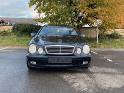 Blau Gebraucht 2000 Mercedes 200 Limousine | 1.800 €