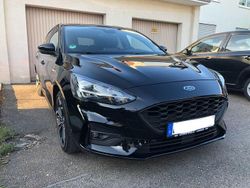 Schwarz Gebraucht 2019 Ford Focus ST-Line Limousine | 16.990 € (Teuer)