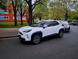 Weiß Gebraucht 2023 Toyota Yaris Hybrid Team SUV | 23.000 € (Guter Preis)