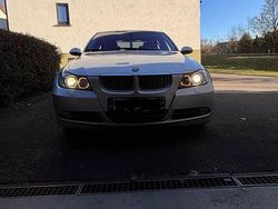 Silber Gebraucht 2005 BMW 330 Sport Line Limousine | 5.600 € (Superpreis)