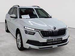 Moonweiß perleffekt Gebraucht 2023 Skoda Kamiq Style SUV | 20.490 € (Guter Preis)