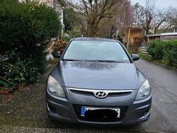 Grau Gebraucht 2010 Hyundai i30 Limousine | 4.600 €