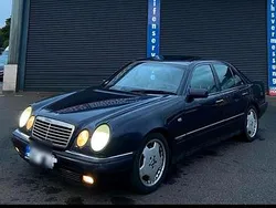 Blau Gebraucht 1997 Mercedes E420 Limousine | 1.500 €