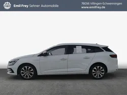Weiß Gebraucht 2024 Renault Mégane IV Techno Limousine | 26.490 € (Etwas zu teuer)