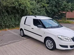 Weiß Gebraucht 2012 Skoda Roomster Van / Kleinbus | 3.200 €