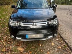 Schwarz Gebraucht 2015 Mitsubishi Outlander SUV | 9.800 €