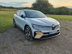 Grau Gebraucht 2023 Renault Mégane Iconic Limousine | 29.900 € (Fairer Preis)