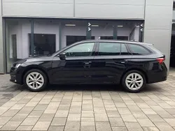 Schwarzmagic perleffekt Gebraucht 2024 Skoda Octavia Selection Kombi | 27.650 € (Superpreis)