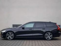 Schwarz Gebraucht 2021 Volvo V60 R-Design Kombi | 27.000 € (Guter Preis)