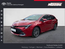 Karminarot metallic Neu 2025 Toyota Corolla Kombi | 34.450 €