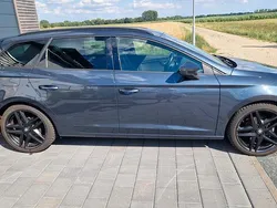 Grau Gebraucht 2020 Seat Leon FR Kombi | 20.200 € (Fairer Preis)