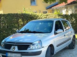 Silber Gebraucht 2007 Renault Clio II Limousine | 2.100 €