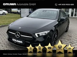 lack kosmosschwarz Gebraucht 2022 Mercedes A200 AMG Limousine | 32.990 € (Etwas zu teuer)