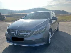 Grau Gebraucht 2017 Mercedes A180 Kleinwagen | 15.200 € (Fairer Preis)