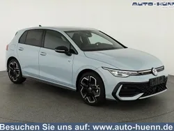 Crystal ice blue metallic Neu 2025 VW Golf VIII R-line Limousine | 30.995 € (Fairer Preis)