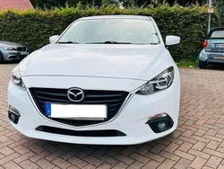Weiß Gebraucht 2015 Mazda 3 Center-Line Limousine | 12.400 € (Fairer Preis)