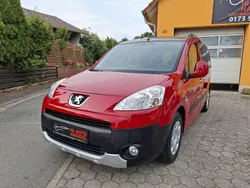 Rot Gebraucht 2011 Peugeot Partner Tepee Family Van / Kleinbus | 4.700 € (Fairer Preis)