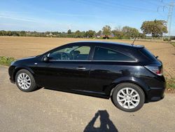 Schwarz Gebraucht 2009 Opel Astra GTC Selection Limousine | 2.500 € (Fairer Preis)