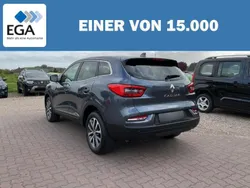 Grau metallic Gebraucht 2021 Renault Kadjar Business SUV | 21.280 € (Etwas zu teuer)