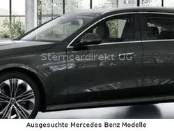 Graphitgraumetallic (metallic) Gebraucht 2024 Mercedes E200 Avantgarde Kombi | 45.700 € (Fairer Preis)