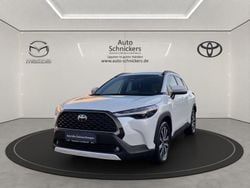 Weiss Gebraucht 2024 Toyota Corolla Cross Team SUV | 32.990 € (Guter Preis)