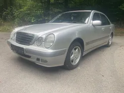 Silber Gebraucht 2000 Mercedes 220 Limousine | 5.350 €