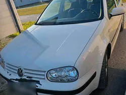 Weiß Gebraucht 2000 VW Golf IV Kleinwagen | 1.650 € (Guter Preis)