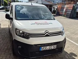 Weiß Gebraucht 2020 Citroën Berlingo Feel Van / Kleinbus | 12.400 € (Fairer Preis)