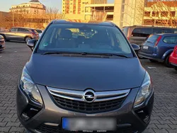 Grau Gebraucht 2012 Opel Zafira Tourer Van / Kleinbus | 7.200 € (Fairer Preis)