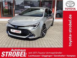 Precious silver Gebraucht 2023 Toyota Corolla Team Kombi | 26.980 € (Fairer Preis)