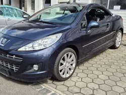 Blau Gebraucht 2013 Peugeot 207 CC Roland Garros Cabrio | 8.450 € (Etwas zu teuer)
