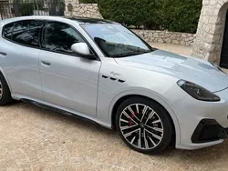 Grau Gebraucht 2022 Maserati Grecale SUV | 84.900 € (Guter Preis)