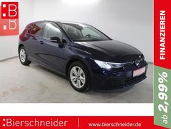 Blau Gebraucht 2023 VW Golf VIII Life Limousine | 25.290 € (Fairer Preis)